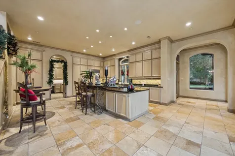 2 Lacewood Lane Piney Point Village TX 77024