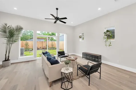 407A Sikes Street Houston TX 77018