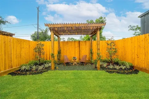 407A Sikes Street Houston TX 77018