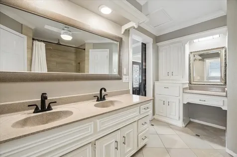 1205 Middlecreek Street Friendswood TX 77546