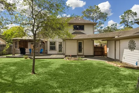 1205 Middlecreek Street Friendswood TX 77546