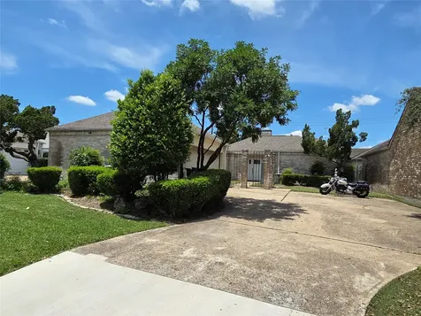 2621 Country Club Boulevard Sugar Land TX 77478