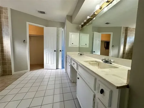 2818 Stoney Wood Drive Houston TX 77082