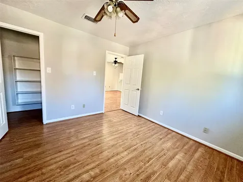 2818 Stoney Wood Drive Houston TX 77082