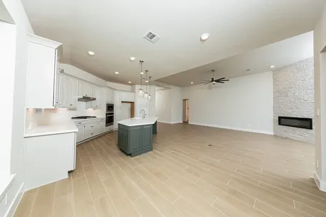 1915 Langford Street Montgomery TX 77316