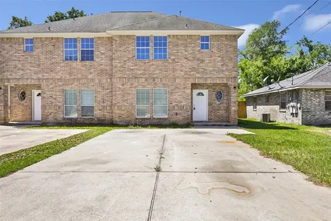 10445 Wicklowe Street 1 Houston TX 77016