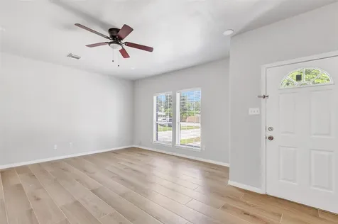 10445 Wicklowe Street 1 Houston TX 77016