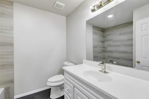 10445 Wicklowe Street 1 Houston TX 77016