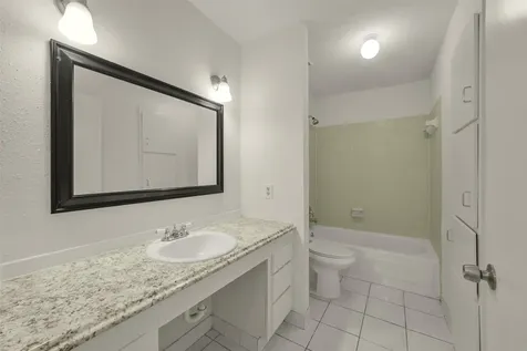1917 Augusta Drive A2 Houston TX 77057
