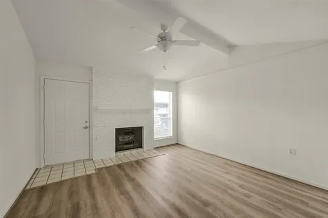 1917 Augusta Drive A2 Houston TX 77057