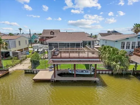 218 Barracuda Street Bayou Vista TX 77563