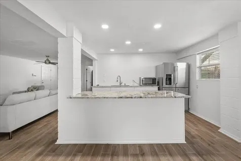 218 Barracuda Street Bayou Vista TX 77563