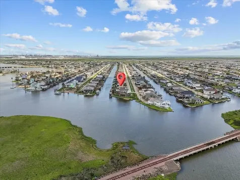 218 Barracuda Street Bayou Vista TX 77563