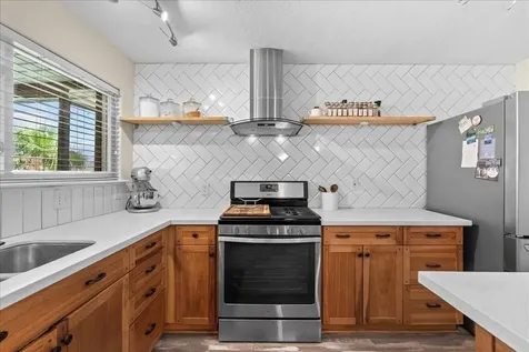 218 Barracuda Street Bayou Vista TX 77563