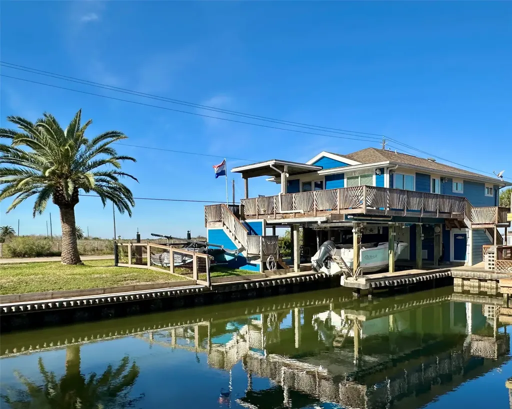 16719 Tahiti Way Jamaica Beach TX 77554