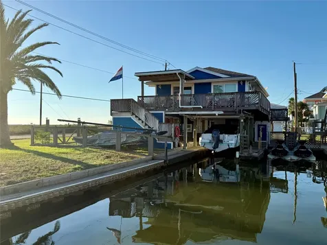 16719 Tahiti Way Jamaica Beach TX 77554