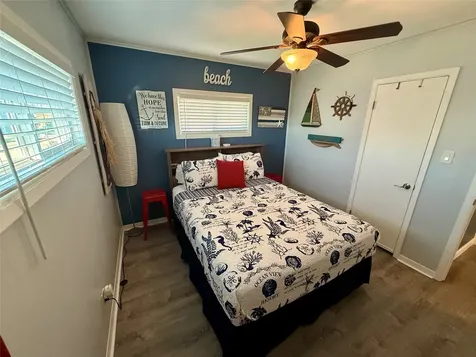 16719 Tahiti Way Jamaica Beach TX 77554