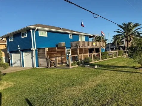 16719 Tahiti Way Jamaica Beach TX 77554