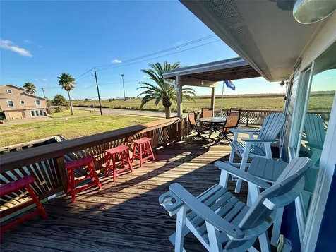 16719 Tahiti Way Jamaica Beach TX 77554