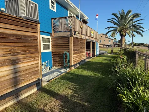 16719 Tahiti Way Jamaica Beach TX 77554