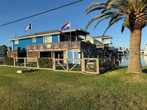 16719 Tahiti Way Jamaica Beach TX 77554