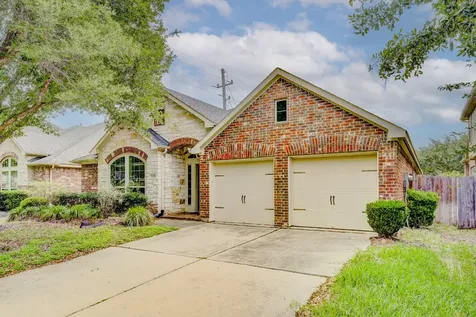 6027 Falling Briar Lane Sugar Land TX 77479