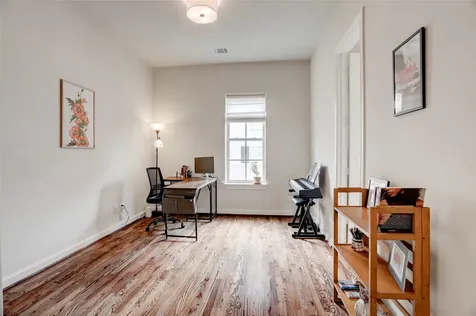 1348 W 25th Street Houston TX 77008