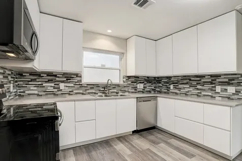 5138 Rutherglenn Drive Houston TX 77096