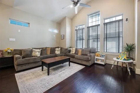 769 Waverly Street Houston TX 77007