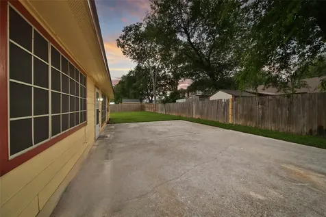 3450 Hartington Drive Houston TX 77066