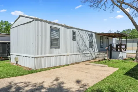 2222 N Austin Avenue 44 Pearland TX 77581