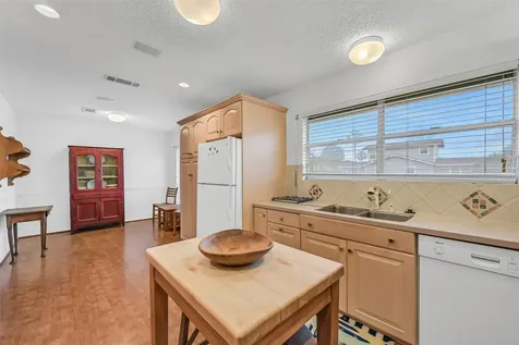 3512 Muscatee Circle Galveston TX 77554