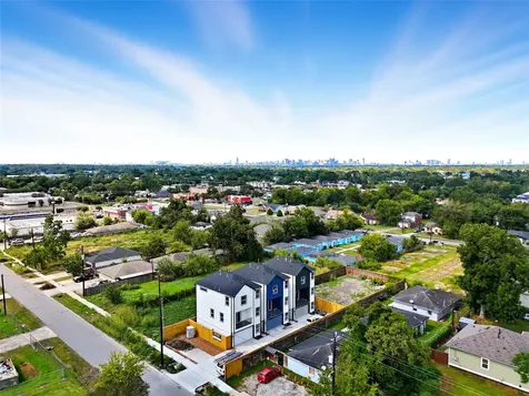4749 Wilmington Street A Houston TX 77033