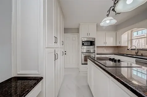 4506 Mimosa Drive Bellaire TX 77401