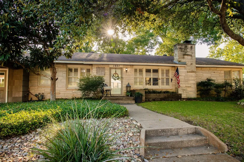 1601 S Chappell Hill Street Brenham TX 77833