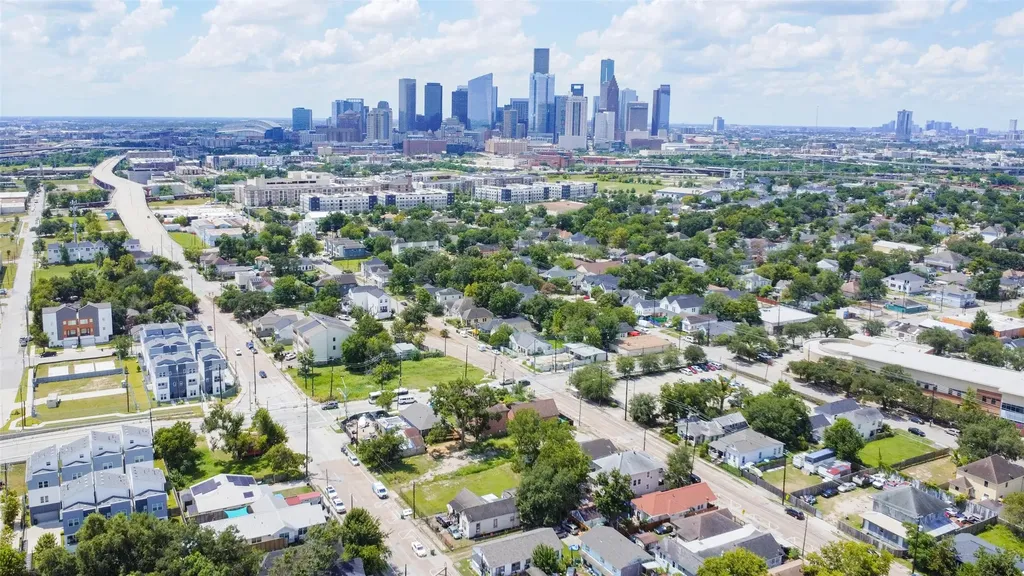 1917 Elysian Street Houston TX 77026