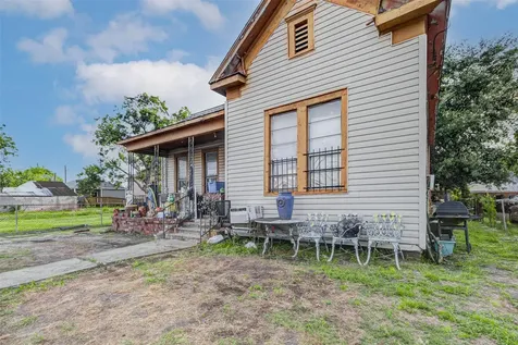 1917 Elysian Street Houston TX 77026