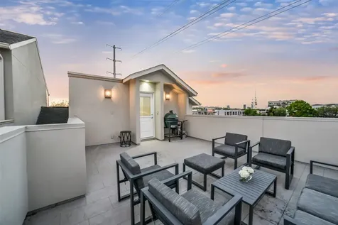 1112 Autrey Street D Houston TX 77006