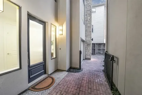 1112 Autrey Street D Houston TX 77006