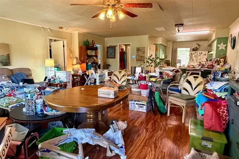 215 Grand Avenue Bacliff TX 77518