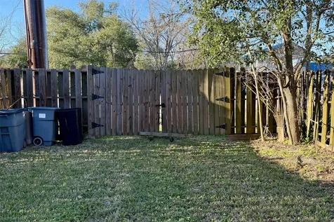 215 Grand Avenue Bacliff TX 77518