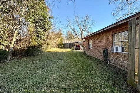 215 Grand Avenue Bacliff TX 77518