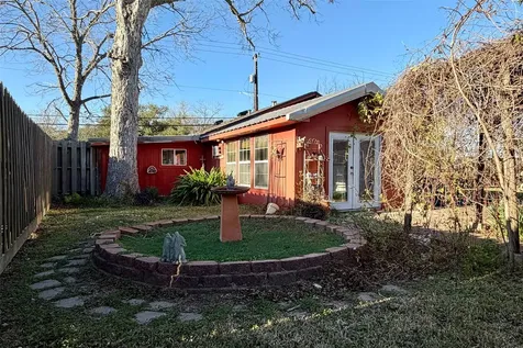 215 Grand Avenue Bacliff TX 77518