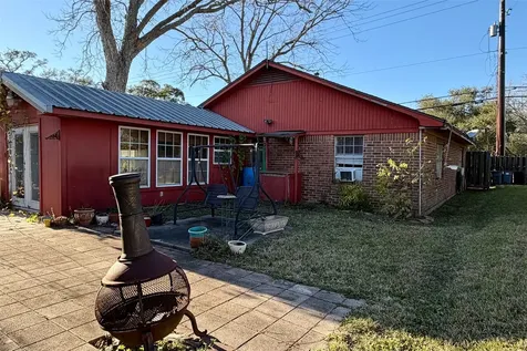 215 Grand Avenue Bacliff TX 77518