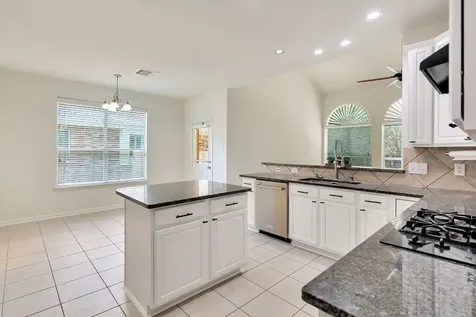22 Queenscliff Circle The Woodlands TX 77382