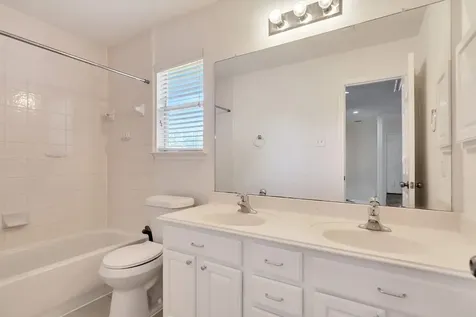 22 Queenscliff Circle The Woodlands TX 77382