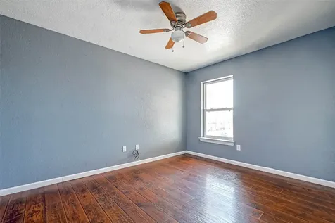 1402 51st Street Galveston TX 77551
