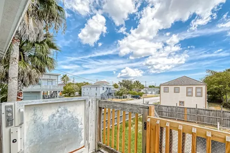 1402 51st Street Galveston TX 77551