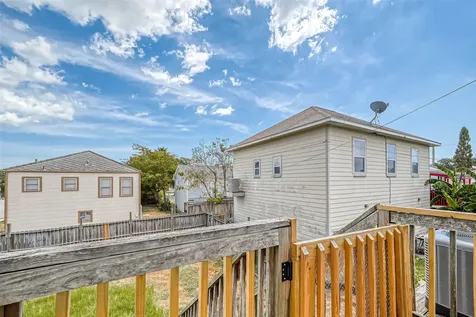 1402 51st Street Galveston TX 77551
