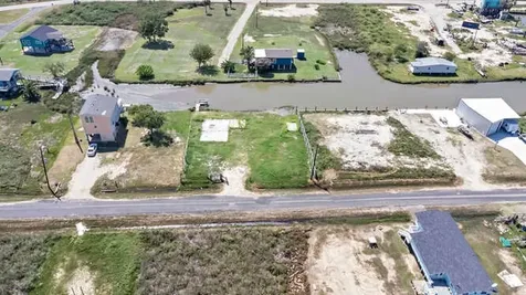 1241 N Loop Road Crystal Beach TX 77650